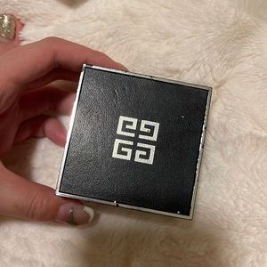 Givenchy powder